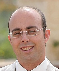Shachar Lovett headshot